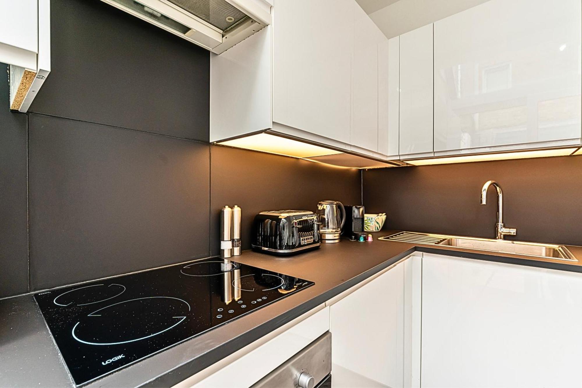Ferienhaus The Secret Kensington Garden Mews-2 Bedroom Full House-2 Train Lines- Spacious-kings Road- Harrods -chelsea Stadium-private Small Patio